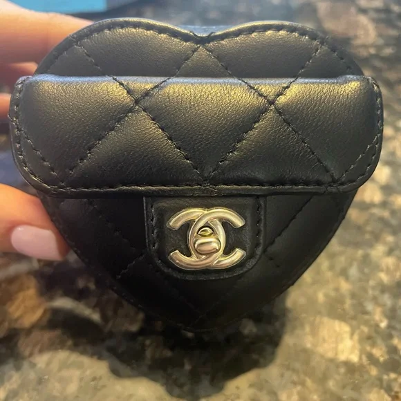 Chanel Heart Bag - Picture 1 of 4